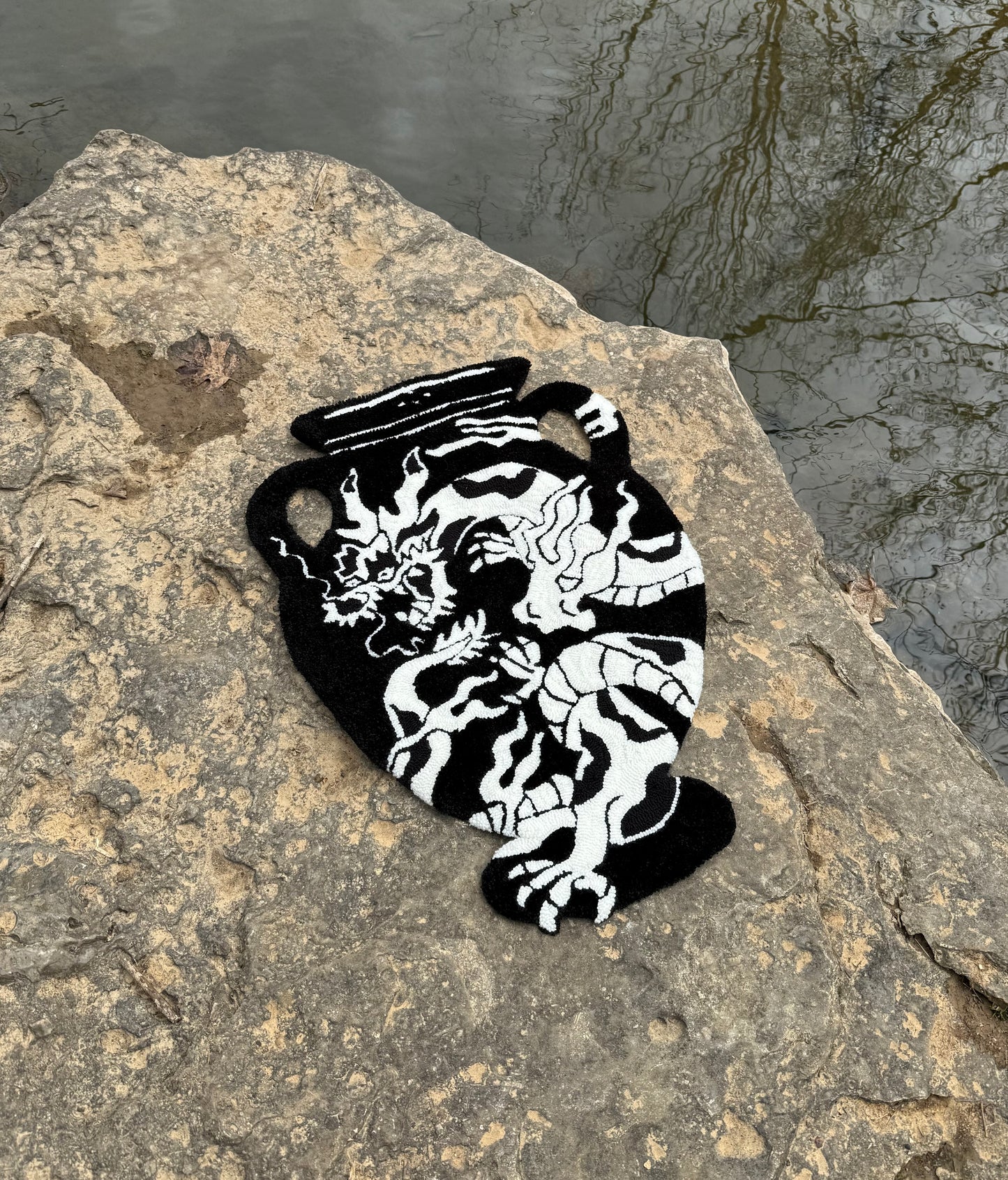 dragon amphora